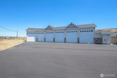 9967 W.8 Road NW #H-46, Quincy, WA 98848 - Photo 11