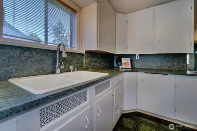 1537 Snyder Avenue, Bremerton, WA 98312 - Photo 11