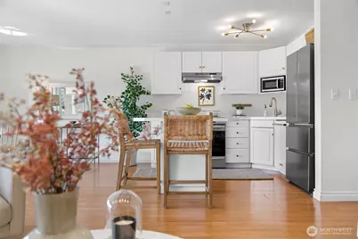 2501 Canterbury Lane E #221, Seattle, WA 98112 - Photo 5