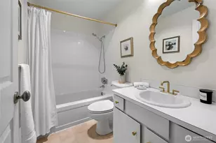 2501 Canterbury Ln E, Seattle, WA 98112 - Photo 17