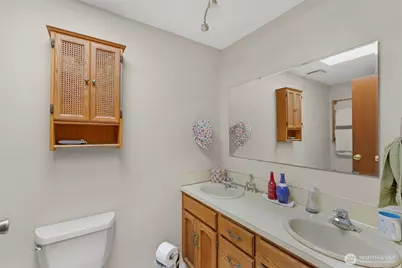 12410 36th Avenue E, Tacoma, WA 98446 - Photo 13