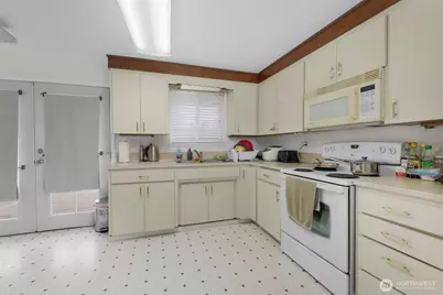 12410 36th Avenue E, Tacoma, WA 98446 - Photo 37