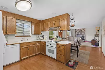 12410 36th Avenue E, Tacoma, WA 98446 - Photo 17