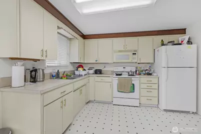 12410 36th Avenue E, Tacoma, WA 98446 - Photo 39