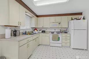 12410 36th Ave E, Tacoma, WA 98446 - Photo 39