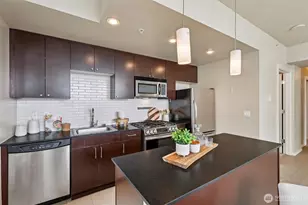 76 Cedar St, Seattle, WA 98121 - Photo 7