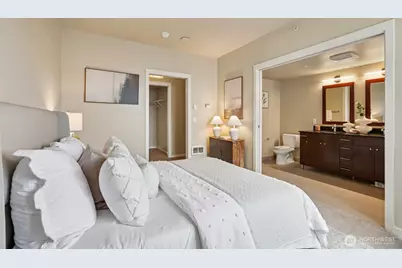 76 Cedar Street #S1005, Seattle, WA 98121 - Photo 11