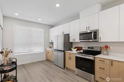 16111 36th Avenue W #D2, Lynnwood, WA 98087 - Photo 9