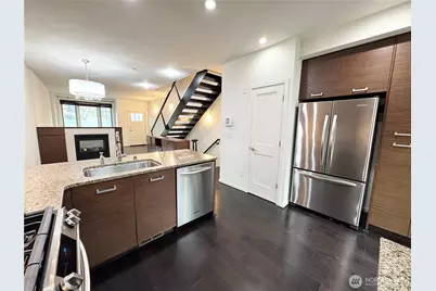 1200 Bellevue Way NE #104, Bellevue, WA 98004 - Photo 5