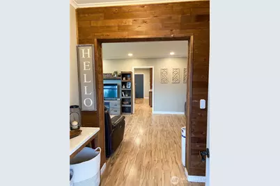 823 Broadway Avenue, South Bend, WA 98586 - Photo 9