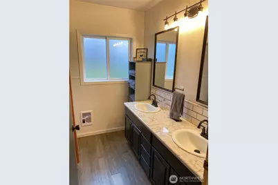 823 Broadway Avenue, South Bend, WA 98586 - Photo 23