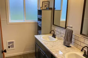 823 Broadway Ave, South Bend, WA 98586 - Photo 23