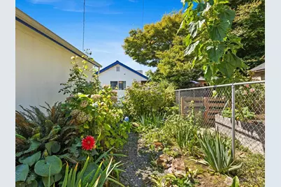 1035 Oakes Ave, Everett, WA 98201 - Photo 23