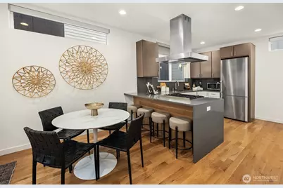 2005 Dexter Avenue N #B, Seattle, WA 98109 - Photo 11