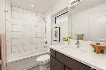 2005 Dexter Avenue N #B, Seattle, WA 98109 - Photo 5