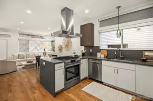 2005 Dexter Ave N, Seattle, WA 98109 - Photo 9