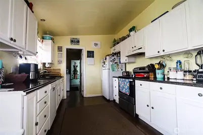 1207 W Perry Street, Aberdeen, WA 98520 - Photo 9