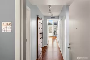 2717 Western Ave, Seattle, WA 98121 - Photo 3