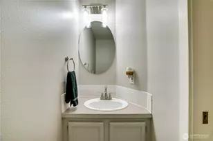 10319 Midvale Ave N, Seattle, WA 98133 - Photo 29