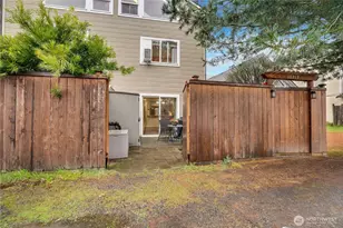 10319 Midvale Ave N, Seattle, WA 98133 - Photo 33