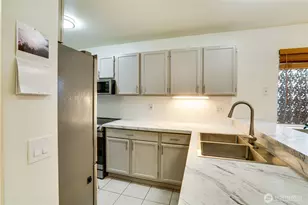 10319 Midvale Ave N, Seattle, WA 98133 - Photo 7