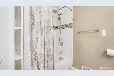 6201 Island Crest Way, Mercer Island, WA 98040 - Photo 27