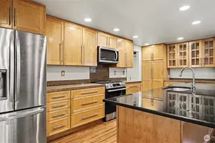 6201 Island Crest Way, Mercer Island, WA 98040 - Photo 9