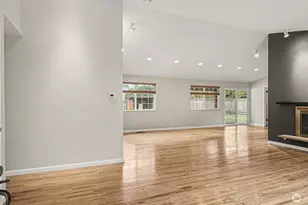 6201 Island Crest Way, Mercer Island, WA 98040 - Photo 3