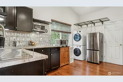 6201 Island Crest Way, Mercer Island, WA 98040 - Photo 31