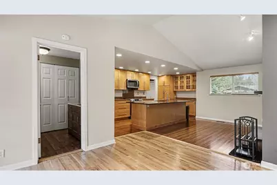 6201 Island Crest Way, Mercer Island, WA 98040 - Photo 11