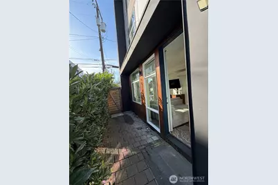 1017 NE 55th Street, Seattle, WA 98105 - Photo 21