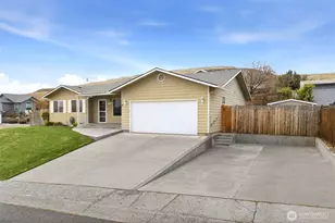 402 Lacey Ave, Selah, WA 98942 - Photo 3