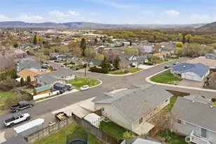 402 Lacey Ave, Selah, WA 98942 - Photo 7