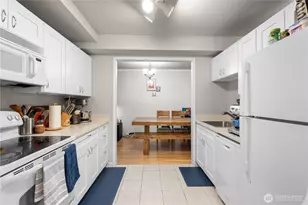 7930 SE 34th St, Mercer Island, WA 98040 - Photo 9