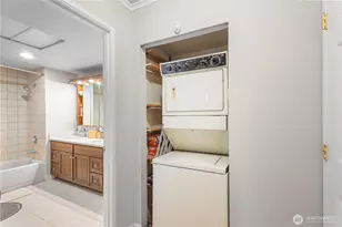 7930 SE 34th St, Mercer Island, WA 98040 - Photo 11