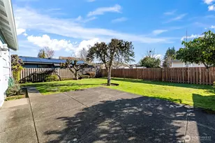 327 5th St SW, Puyallup, WA 98371 - Photo 31