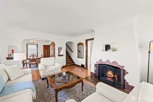 327 5th St SW, Puyallup, WA 98371 - Photo 3