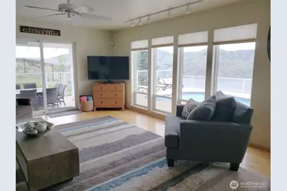 335 Henderson Road, Chelan, WA 98816 - Photo 15