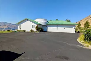 335 Henderson Rd, Chelan, WA 98816 - Photo 9