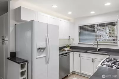 10009 161st Avenue NE, Redmond, WA 98052 - Photo 9