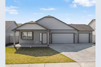 212 Royal Palm Drive, Moses Lake, WA 98837 - Photo 1