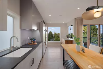 1618 37th Avenue, Seattle, WA 98122 - Photo 11