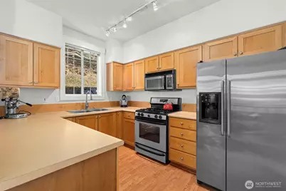 23120 SE Black Nugget Road #E1, Issaquah, WA 98029 - Photo 13