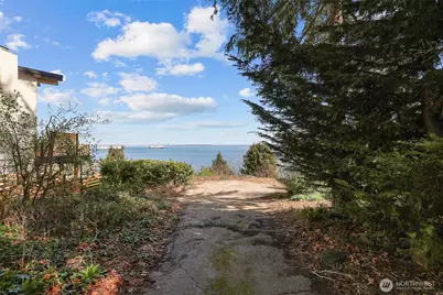 1679 Miracle Mile Drive E, Port Orchard, WA 98366 - Photo 29