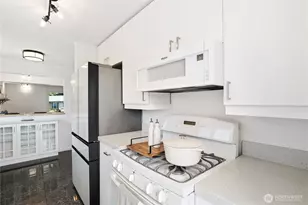 8605 46th Ave SW, Seattle, WA 98136 - Photo 11