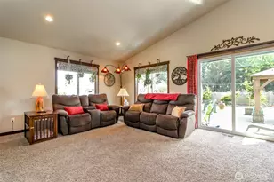 2910 201st St Ct E, Spanaway, WA 98387 - Photo 11