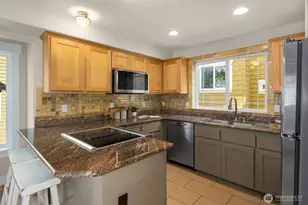 739 N 94th St, Seattle, WA 98103 - Photo 5