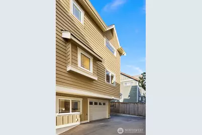 739 N 94th Street #B, Seattle, WA 98103 - Photo 33