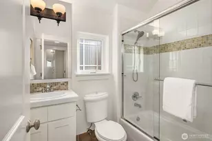 739 N 94th St, Seattle, WA 98103 - Photo 21