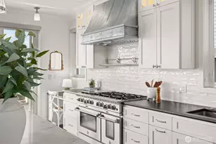 9 SW 3 Tree Point Ln, Burien, WA 98166 - Photo 13